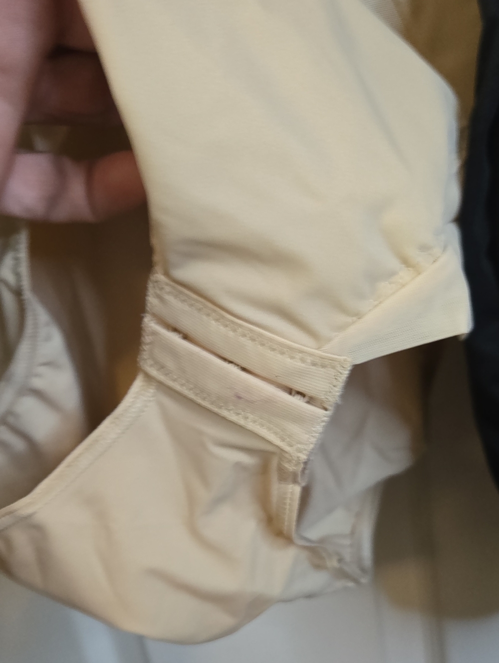 Maidenform Cooling Shapewear Bodysuit — Black and Nude - Picture 4 of 6